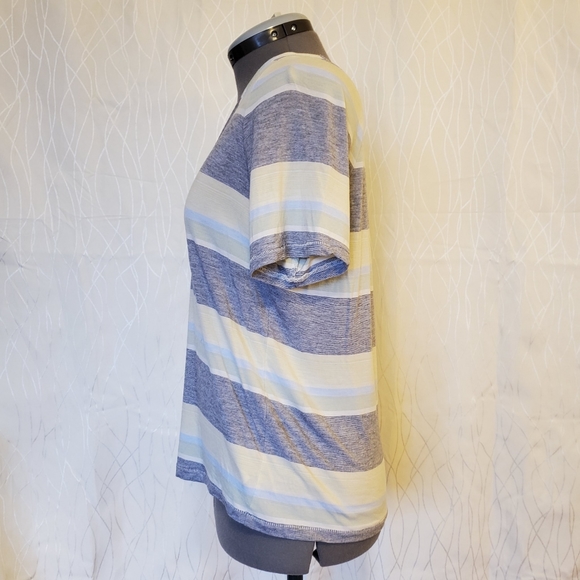 Wilfred Free V-neck Tshirt - Picture 6 of 6